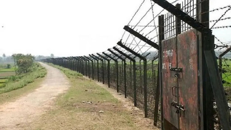 উসকানির মুখে বিজিবির গর্জে ওঠা বুলেট: বিএসএফের পিছু হঠায় শান্ত সোনারহাট সীমান্ত